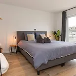 Luxueus, Ruim Appartement Op 350M Van Het Strand