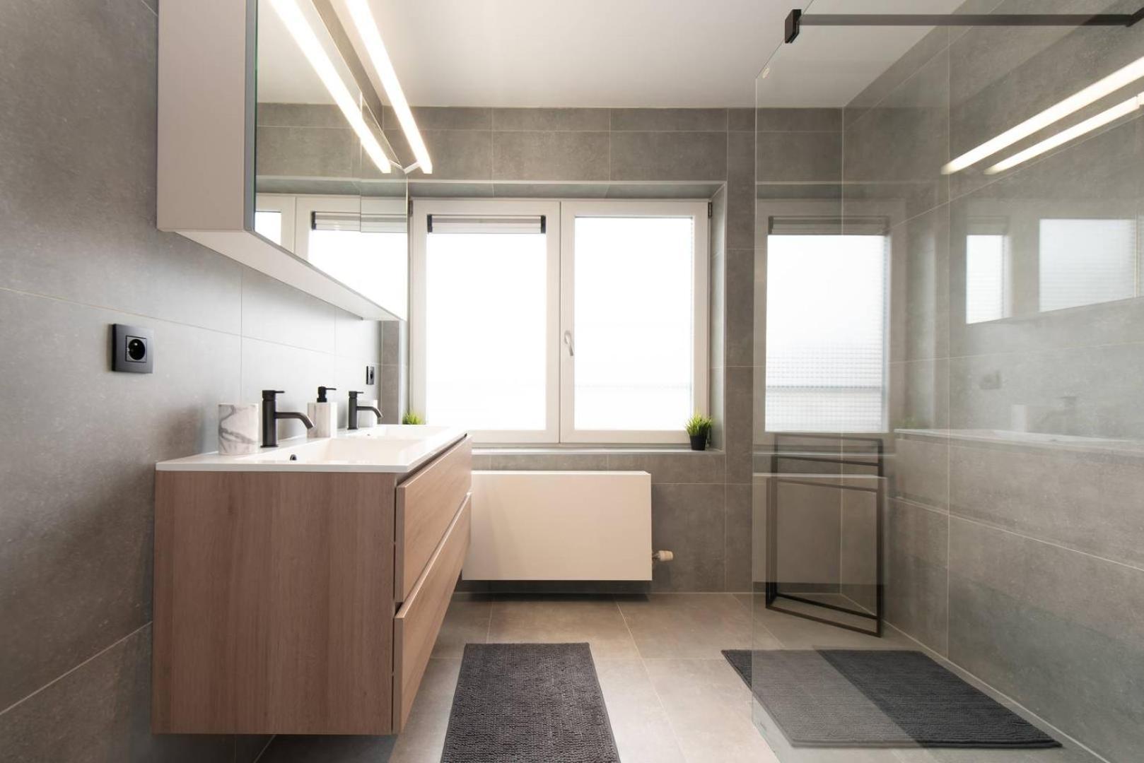 Luxueus, Ruim Op 350m Het *